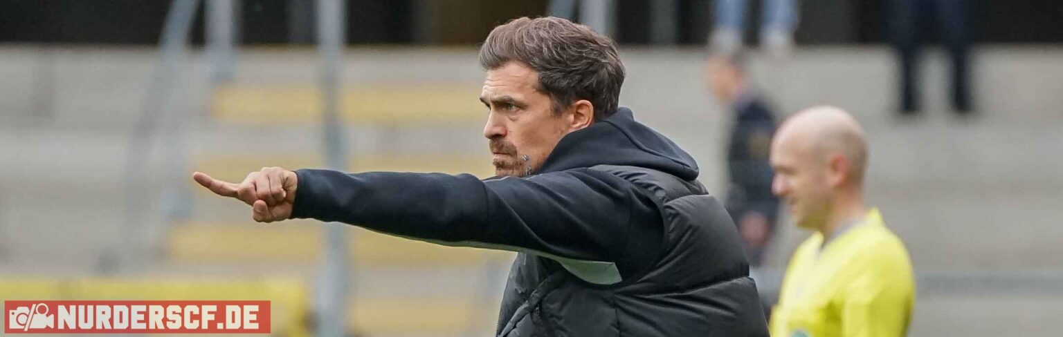 Der SC Freiburg hat eine neue Trainerstelle zur Unterstützung von Julian Schuster geschaffen. Diese wird ab dem 1. April intern mit Felix Roth besetzt. Thomas Stamm bekommt Ex-Mitarbeiter Valentin Vochatzer als Ersatz.